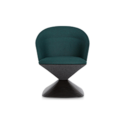 樞軸休閑椅 Pivot Chair