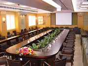 實(shí)木會(huì )議臺 Solid Wood Conference Table
